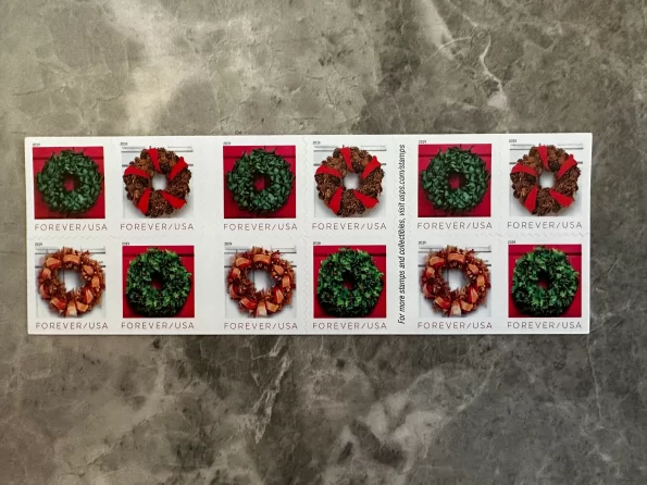 USPS Holiday Wreath Forever First Class Postage Stamps